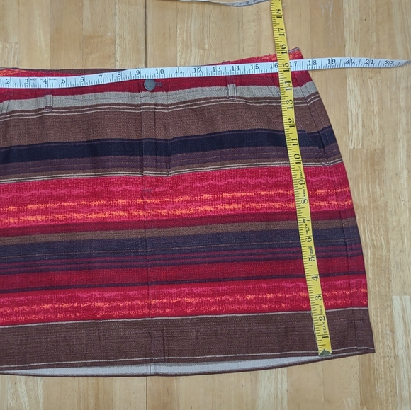 OLD NAVY BASKET WEAVE RED STRIPED MINI SKIRT SIZE 10 TWO POCKETS ZIPPER CLOSURE - Picture 5 of 10